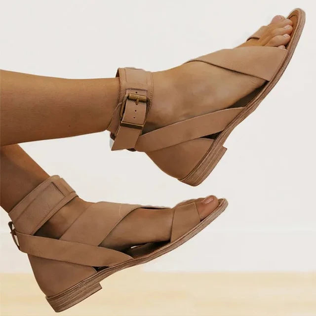 Elegante Damen Sandalen mit orthopädischer Unterstützung, modernes Design, leicht, atmungsaktiv und flexibel.