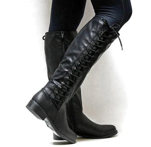 "Elegante Damen-Schnürboots aus Leder mit rutschfester Sohle, ideal für Wintertage, in Braunton abgebildet."