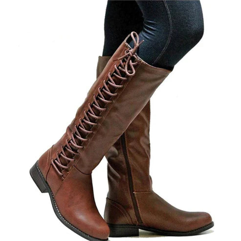 "Elegante Damen-Schnürboots aus Leder mit rutschfester Sohle, ideal für Wintertage, in Braunton abgebildet."