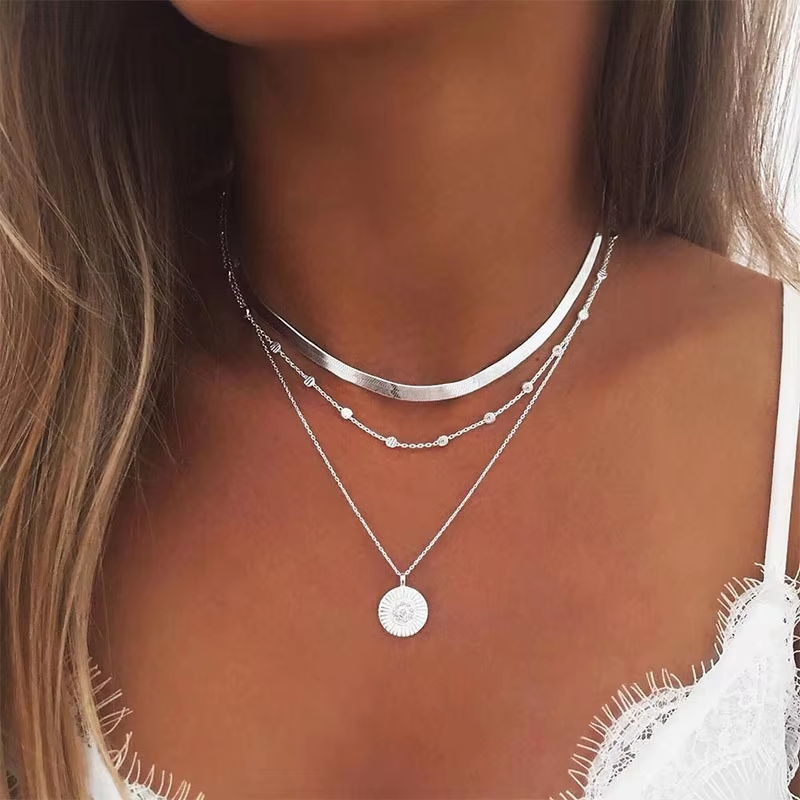 Elegante Damen Silberkette aus 925er Sterling Silber, zeitloses und allergiefreundliches Design mit Karabinerverschluss.