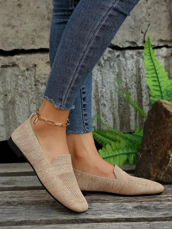 Elegante Damen Slipper, atmungsaktiv, bequem, ergonomisches Fußbett, rutschfest, slip-on, modern, vielseitig kombinierbar.