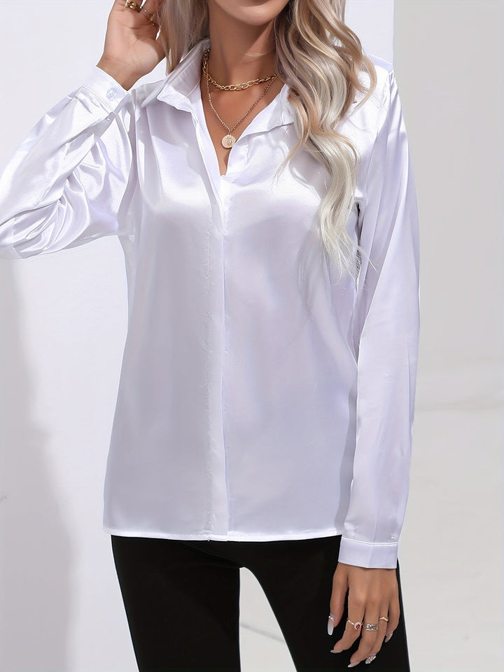 "Elegante Damenbluse, seidige Textur, vielseitiges Design, klassische Farben, ideal für Büro und Anlässe, stilvoll und bequem