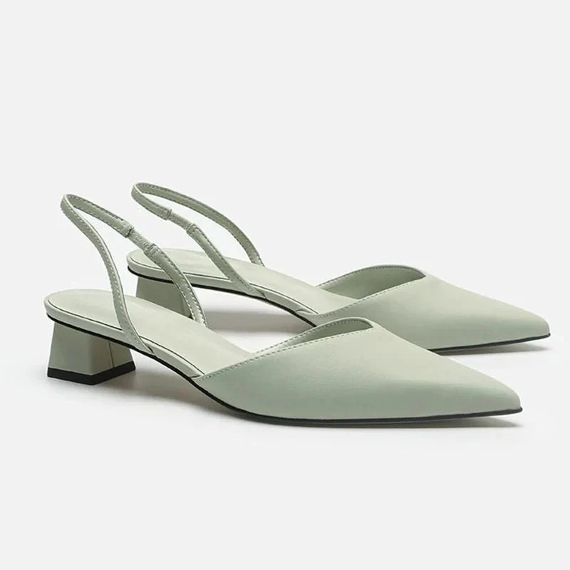 Elegante Damensandalen mit geschlossener Spitze, niedrigem Absatz; farbenfrohes Design, ideal für Büro und Freizeit.