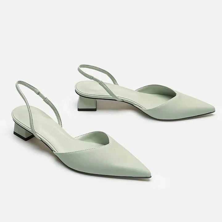 Elegante Damensandalen mit geschlossener Spitze, niedrigem Absatz; farbenfrohes Design, ideal für Büro und Freizeit.