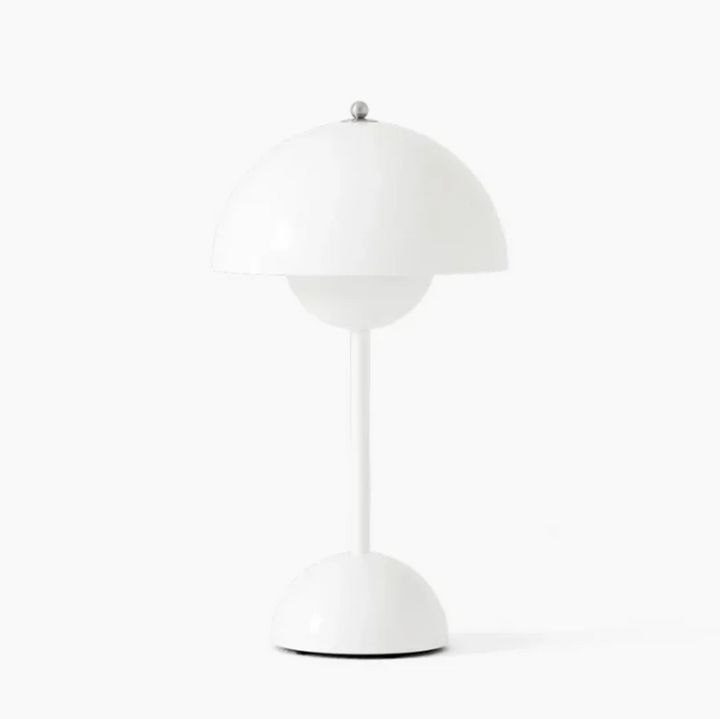 "Elegante, dimmbare LED-Touch-Tischleuchte im minimalistischen skandinavischen Design, passend für moderne Räume."