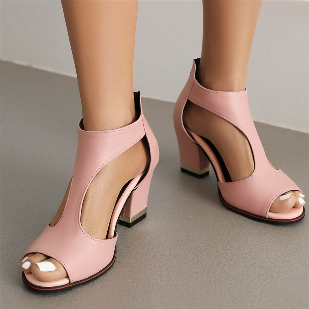 "Elegante Faye orthopädische Absatzsandalen, weibliche Schuhe, beige mit ergonomischer Sohle für Komfort und Stil."