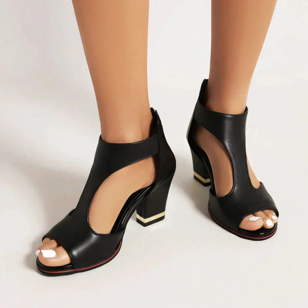 "Elegante Faye orthopädische Absatzsandalen, weibliche Schuhe, beige mit ergonomischer Sohle für Komfort und Stil."