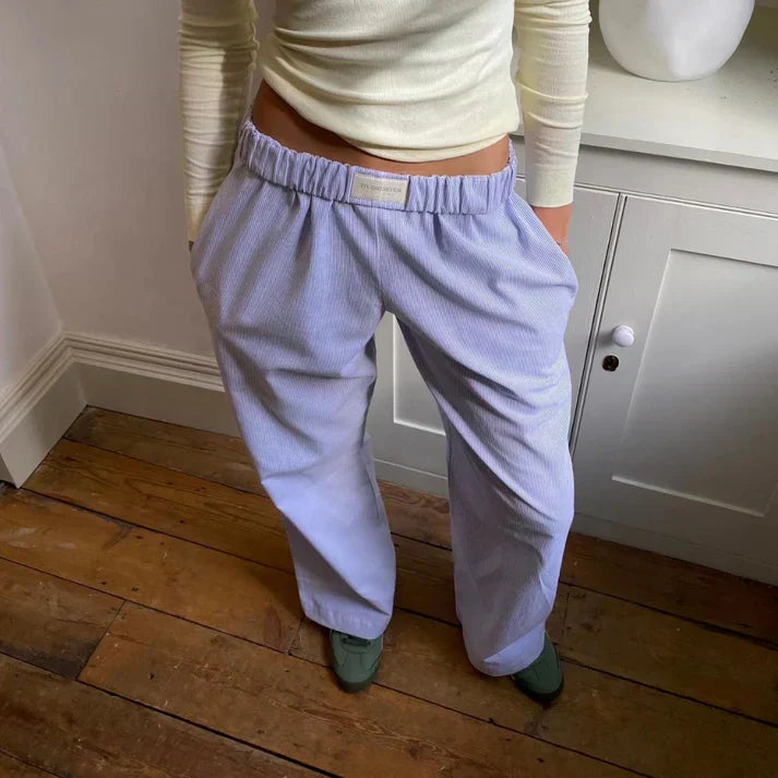 "Elegante fließende Damen-Leinenhose, atmungsaktiv und komfortabel, ideal für legere sowie formelle Anlässe."