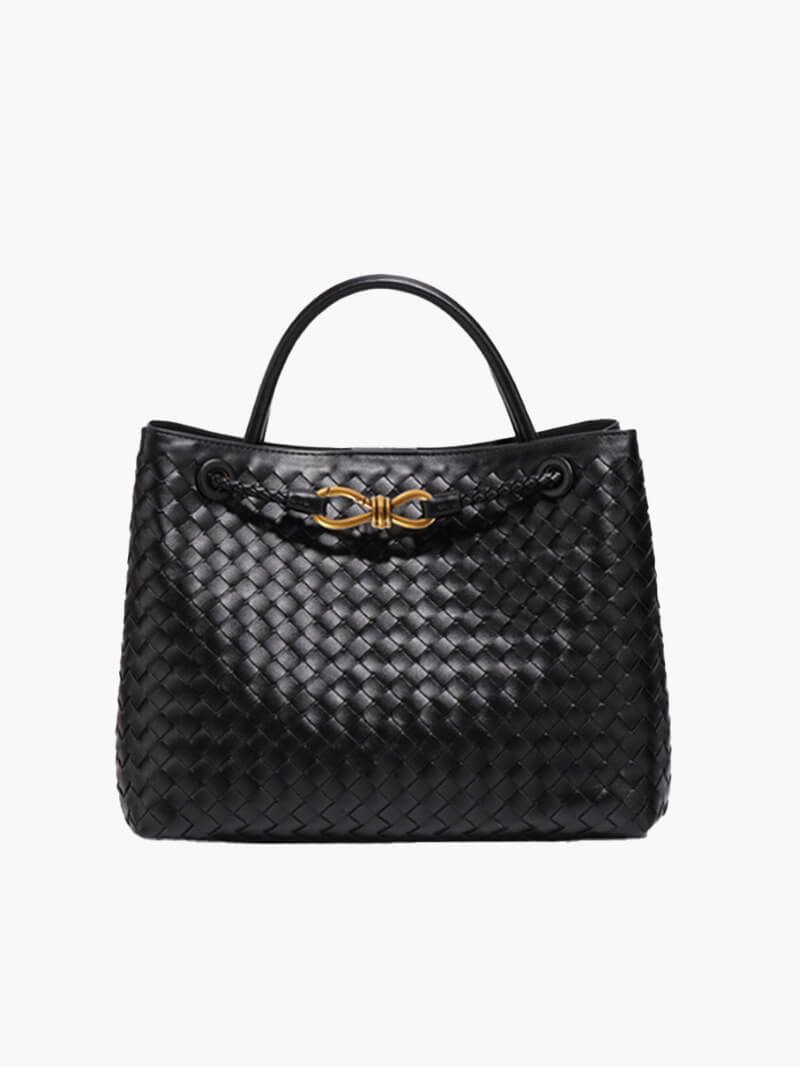 "Elegante gewebte Handtasche mit subtilem Muster, vielseitig für jeden Anlass, komfortabler Griff, stilvolle Eleganz."