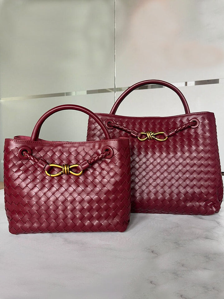 "Elegante gewebte Handtasche mit subtilem Muster, vielseitig für jeden Anlass, komfortabler Griff, stilvolle Eleganz."