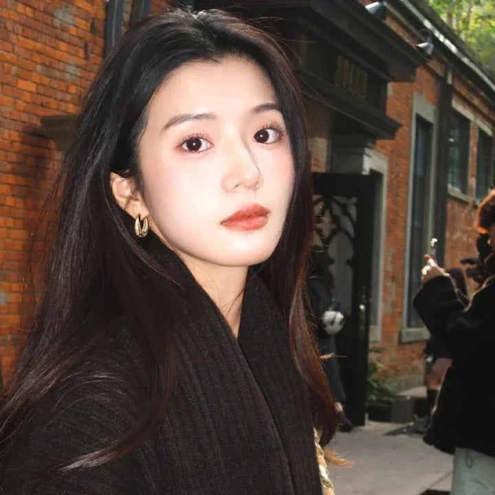 "Elegante goldene Creolen, rund, 1,8x2,4 cm, glänzend, aus vergoldetem Edelstahl, zeitlose Ohrringe für jeden Anlass."