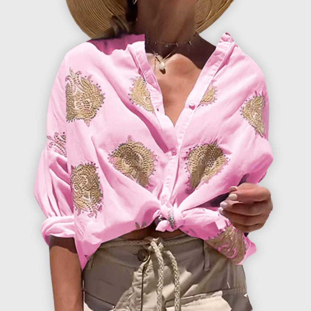 "Elegante handgefertigte Damenbluse, atmungsaktiv, zeitloses Design, schlichte Silhouette, vielseitig kombinierbar."