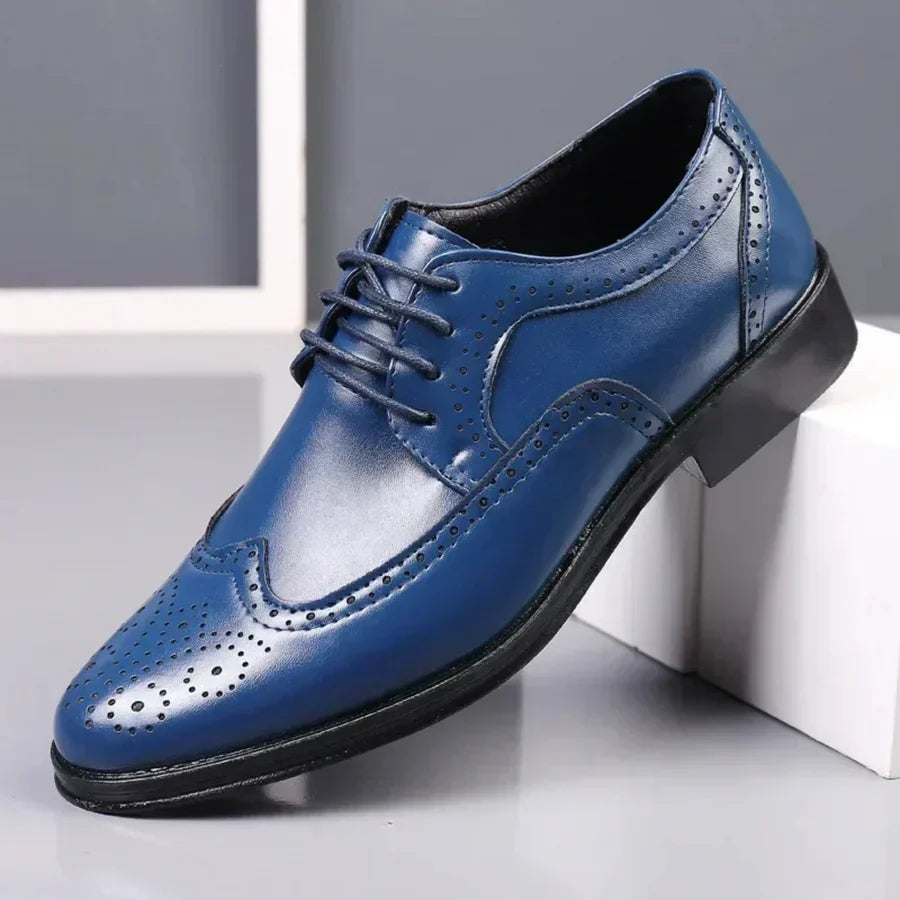 "Elegante Herren-Anzugschuhe aus Kalbsleder, stilvolles Design, zeitlose Eleganz, hoher Tragekomfort für jeden Anlass."