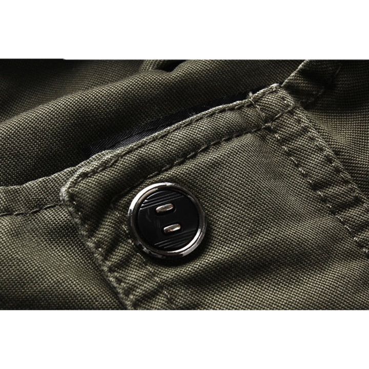 "Elegante Herren-Bikerjacke mit langem Arm, Reißverschluss und markantem Design für vielseitige Outfits."