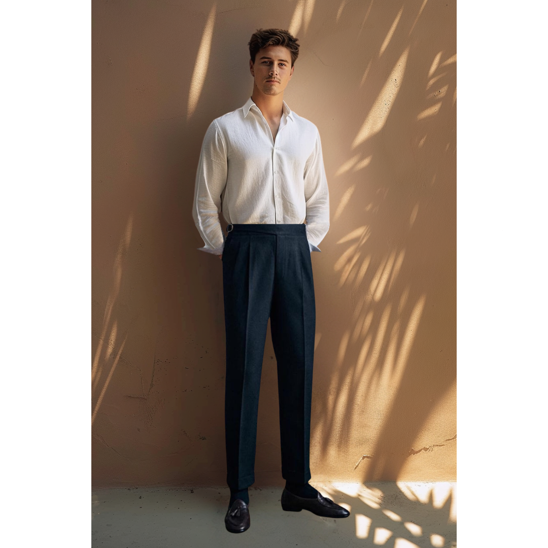 "Elegante Herren-Chinos in Beige, klassischer Schnitt, weiches Material, ideal für Büro und Freizeit, maximaler Komfort."