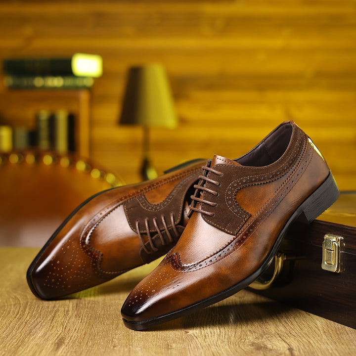 "Elegante Herren Lederschuhe, dunkelbraun, Business-Stil, mit gepolsterter Innensohle und rutschfester Sohle für Komfort."