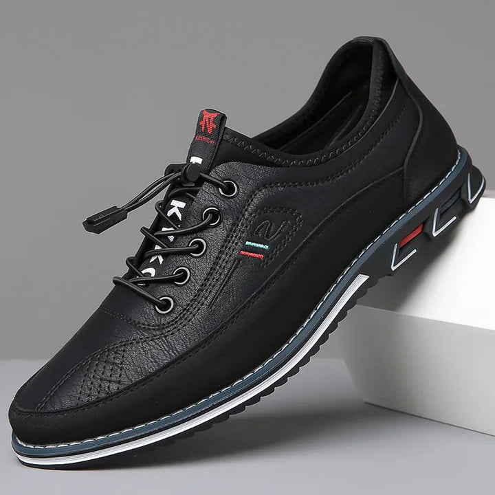 Elegante Herren Oxford-Schuhe, strukturiertes Leder, Schwarz, mit verdecktem Schnürsystem, für stilvolles Business-Outfit.