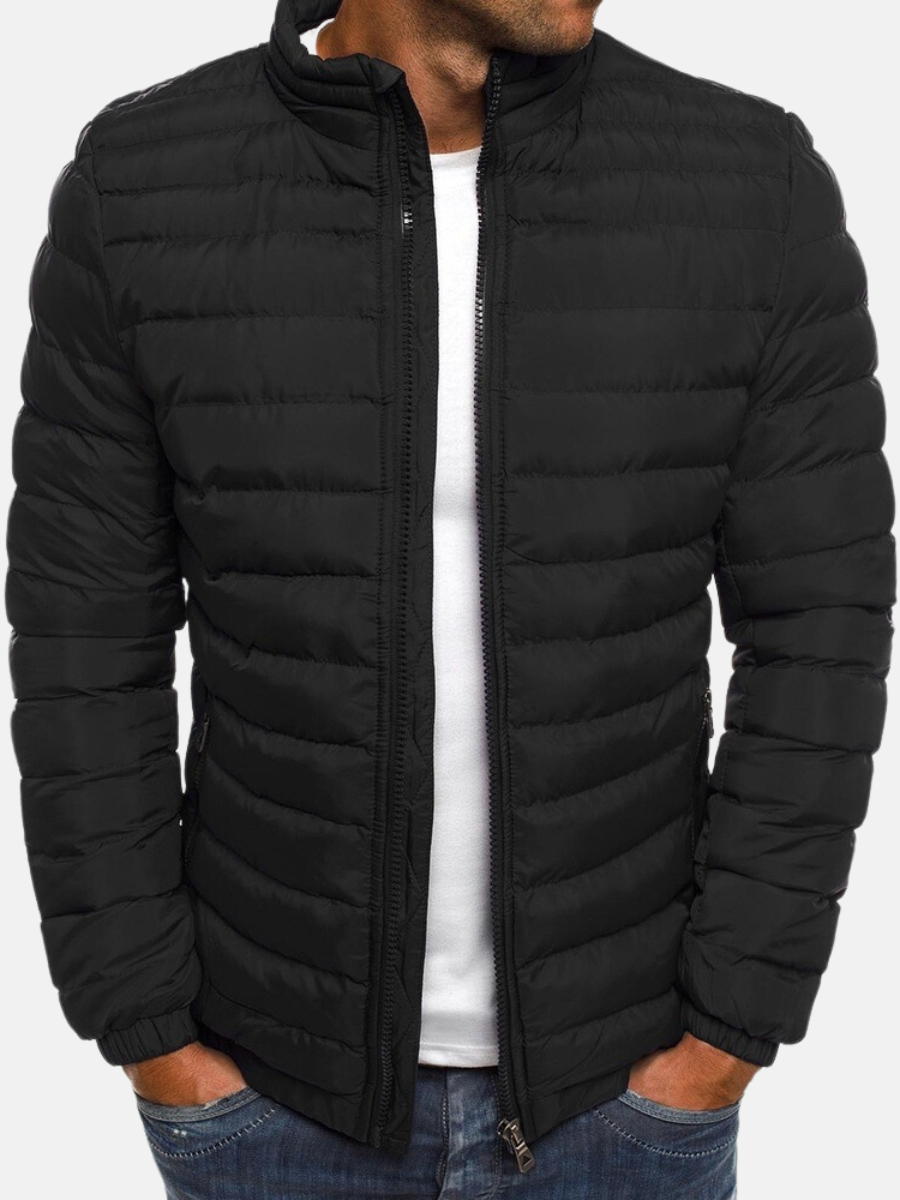 Elegante Herren Steppjacke mit modernem Design, stilvolles Steppmuster, komfortabel und warm für kühle Tage.