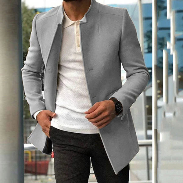 Elegante Herrenjacke aus robustem Mischgewebe, klassisch geschnitten, in Blau, Braun, Grau, Grün oder Schwarz.