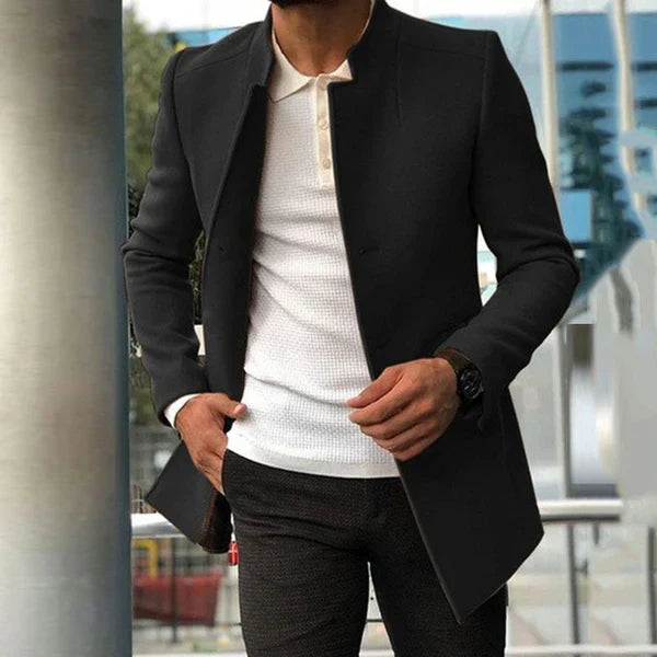 Elegante Herrenjacke aus robustem Mischgewebe, klassisch geschnitten, in Blau, Braun, Grau, Grün oder Schwarz.
