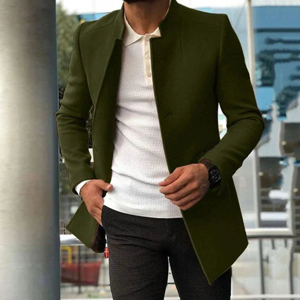 Elegante Herrenjacke aus robustem Mischgewebe, klassisch geschnitten, in Blau, Braun, Grau, Grün oder Schwarz.