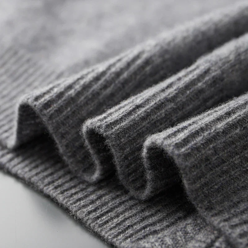 Elegante Herrenjacke aus weichem Cashmere mit Reißverschluss, ideal für kühle Tage, in zeitlosem Design für jede Gelegenheit.