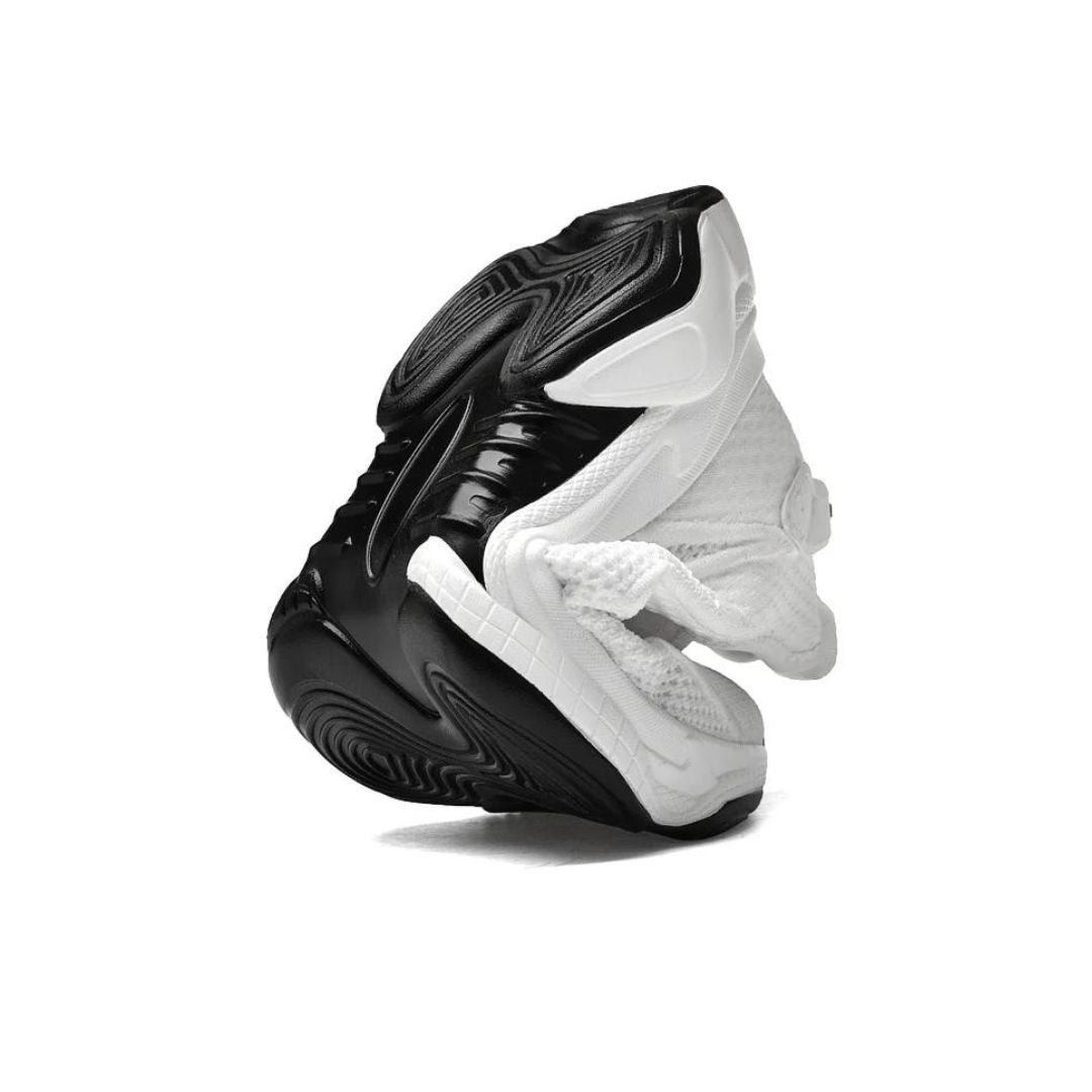 "Elegante Herrensneaker mit unsichtbarer Erhöhung, atmungsaktivem Mesh, rutschfester Sohle; in Weiß, Schwarz, Grau."