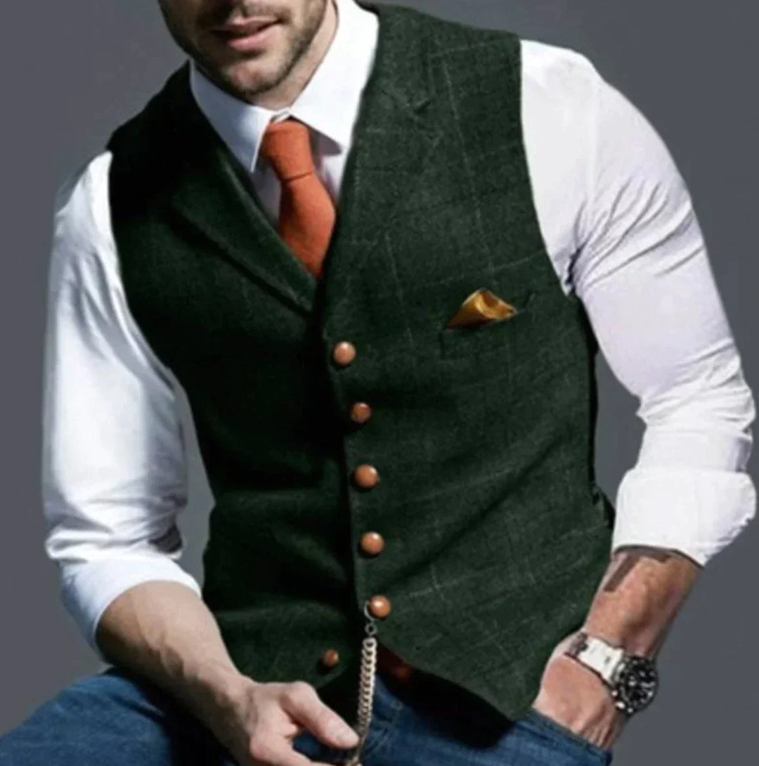 "Elegante Herrenweste Anselm in Blau mit klaren Linien und raffinierten Details für vielseitige, stilvolle Outfits."