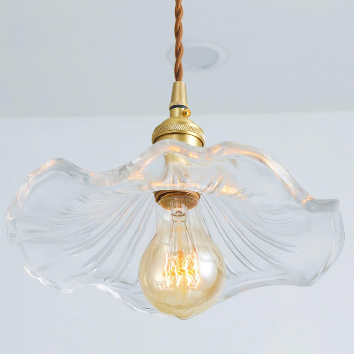 "Elegante Hibiscusblume LED Pendelleuchte aus Glas in Grün, stilvolles Design mit lebendigen Farben für moderne Wohnräume."