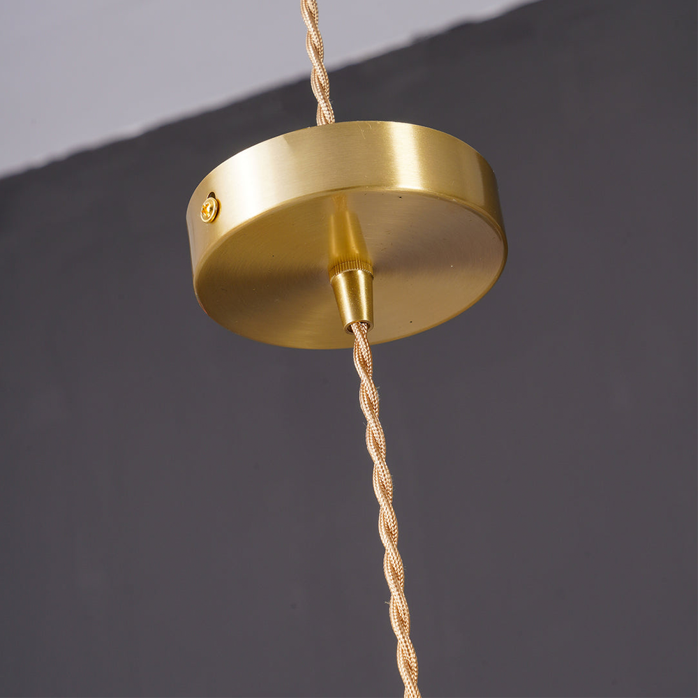 "Elegante Hibiscusblume LED Pendelleuchte aus Glas in Grün, stilvolles Design mit lebendigen Farben für moderne Wohnräume."