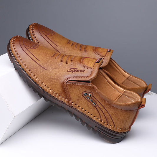 "Elegante khaki Leder Herrenschuhe mit robuster Gummisohle, ideal für Herbst und Winter, bietet Komfort und Stil."