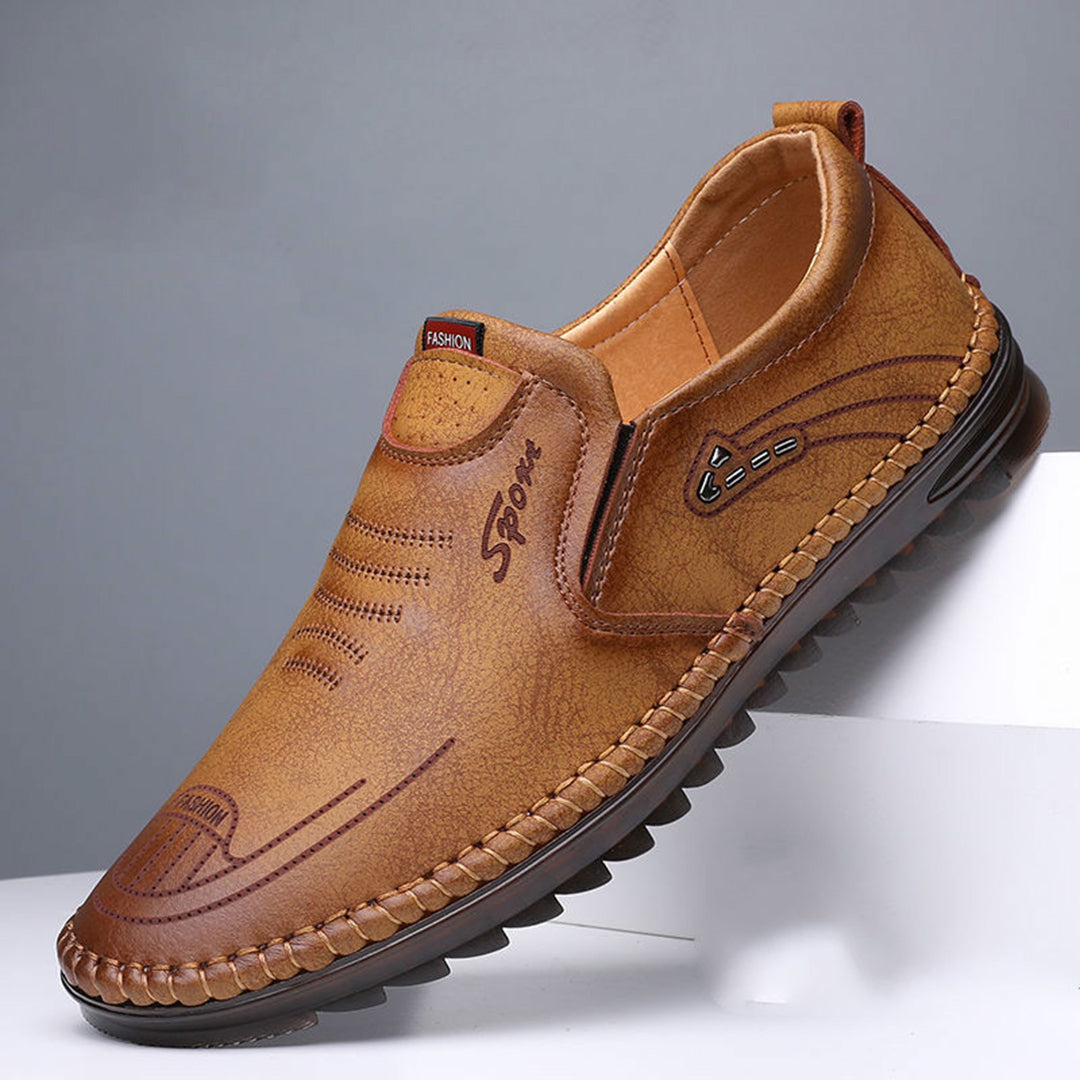 "Elegante khaki Leder Herrenschuhe mit robuster Gummisohle, ideal für Herbst und Winter, bietet Komfort und Stil."