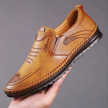 "Elegante khaki Leder Herrenschuhe mit robuster Gummisohle, ideal für Herbst und Winter, bietet Komfort und Stil."