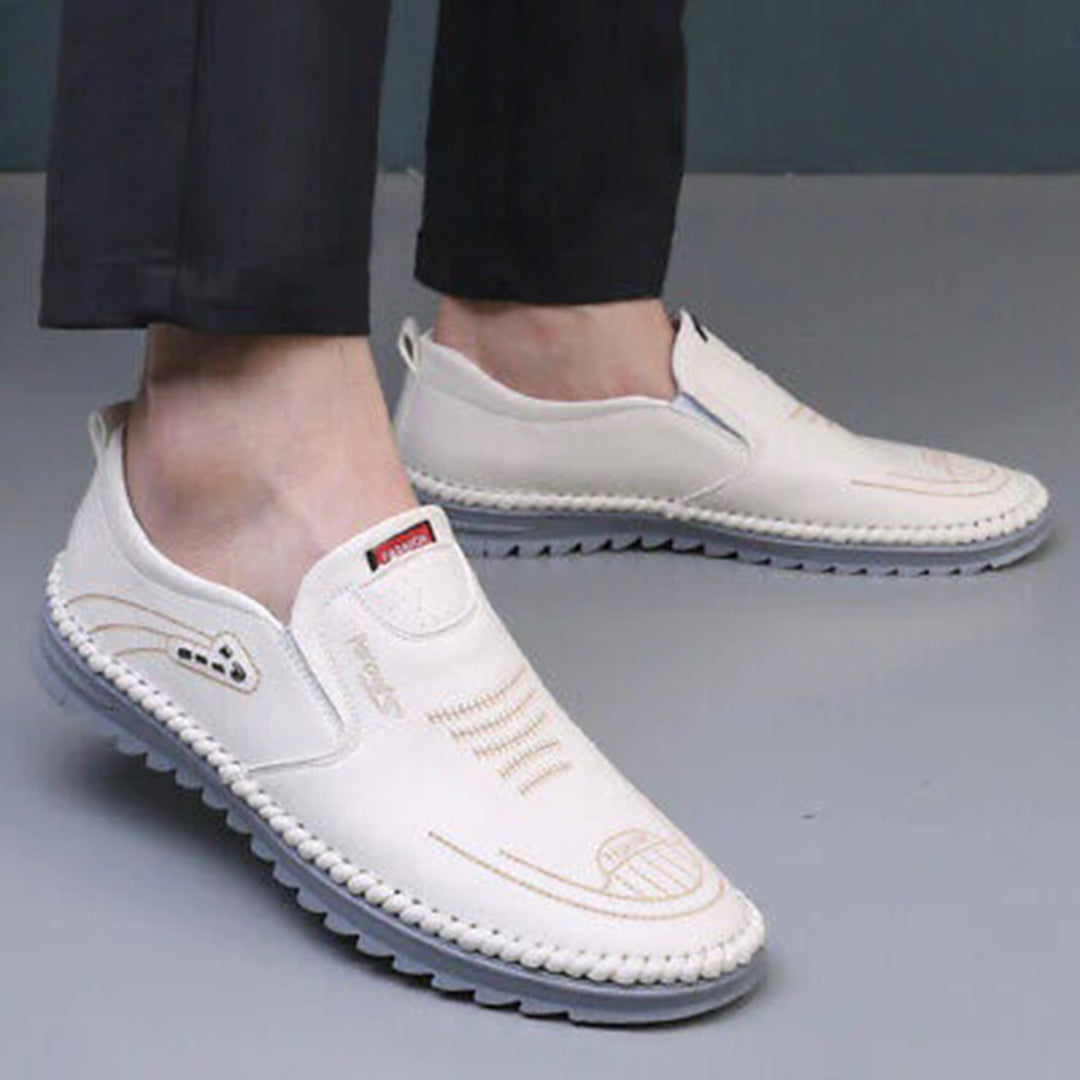 "Elegante khaki Leder Herrenschuhe mit robuster Gummisohle, ideal für Herbst und Winter, bietet Komfort und Stil."