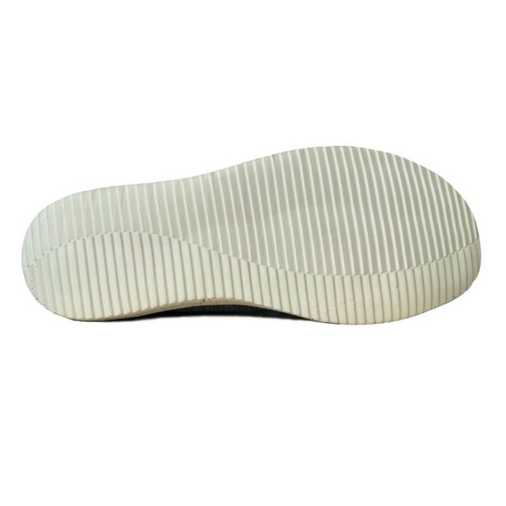 Elegante Komfort-Sneaker mit atmungsaktivem Material und ergonomischem Design für stilvollen Tragekomfort im Alltag.