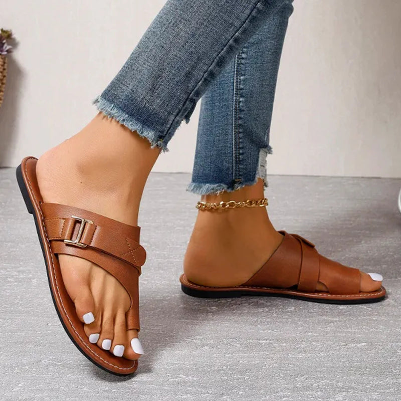 Elegante Leder-Orthopädie-Sandalen für Damen, mit verstellbaren Riemen und anatomischem Fußbett für höchsten Tragekomfort.