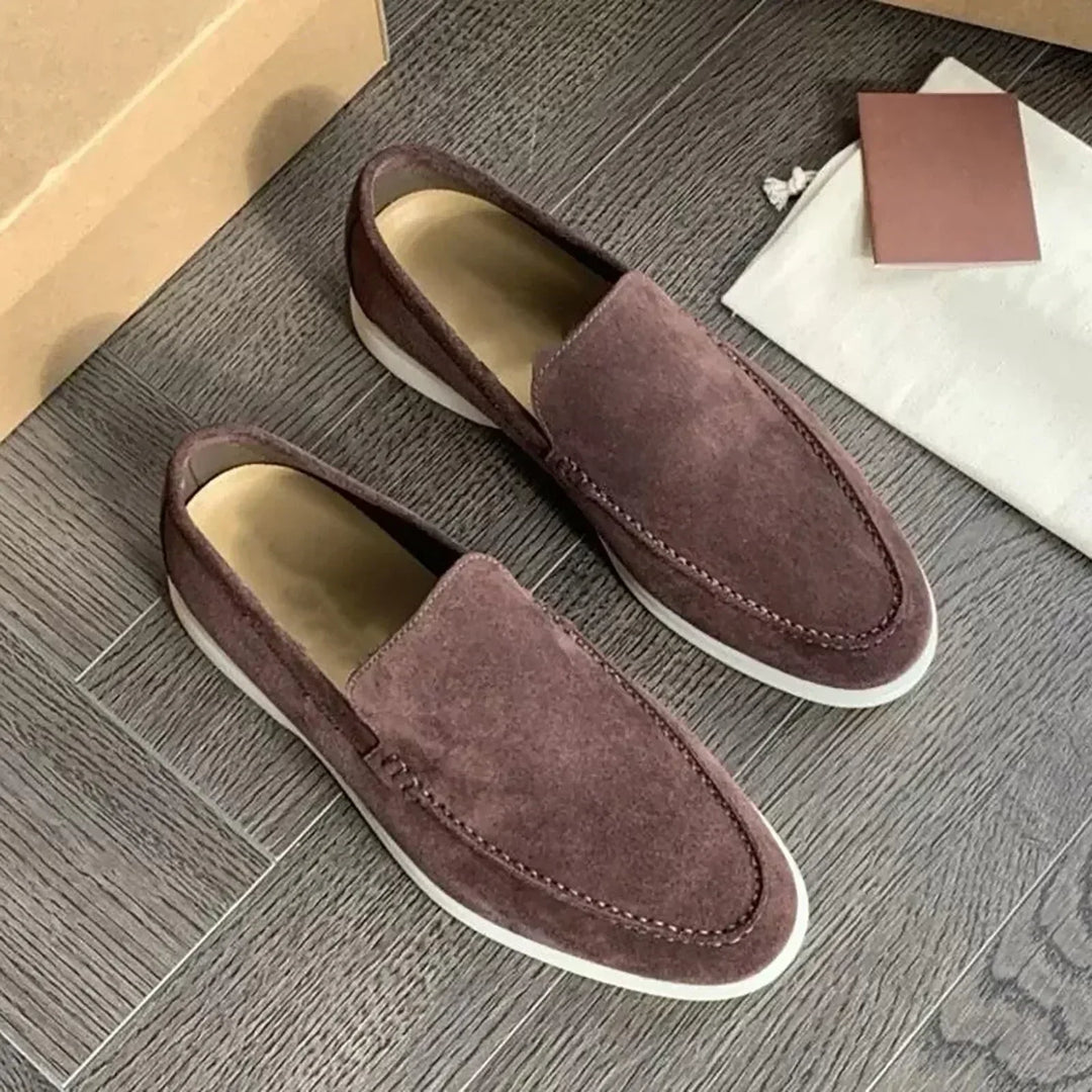 "Elegante orthopädische Slip-On Halbschuhe für Herren in Schwarz, bieten Komfort und Stil für jede Gelegenheit."