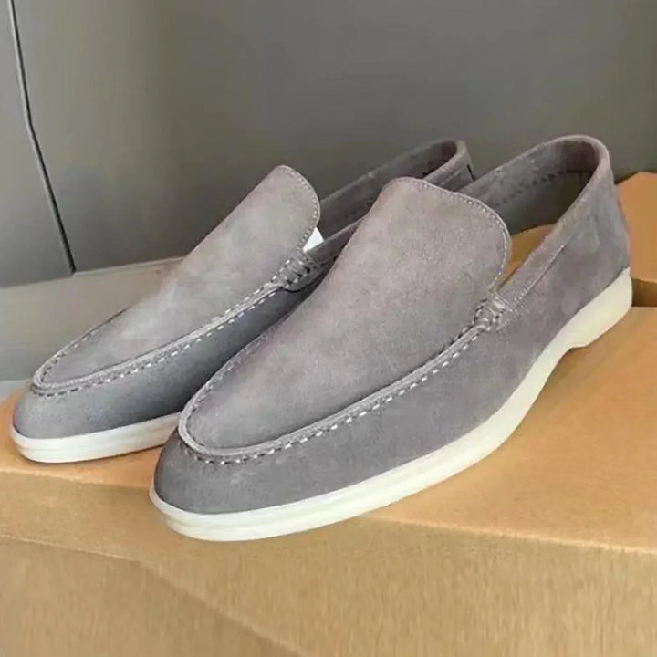 "Elegante orthopädische Slip-On Halbschuhe für Herren in Schwarz, bieten Komfort und Stil für jede Gelegenheit."