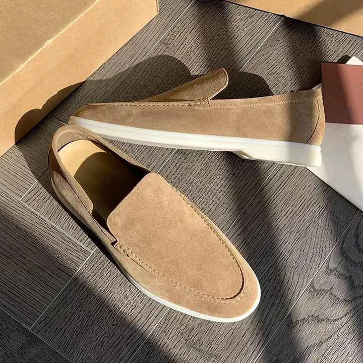 "Elegante orthopädische Slip-On Halbschuhe für Herren in Schwarz, bieten Komfort und Stil für jede Gelegenheit."