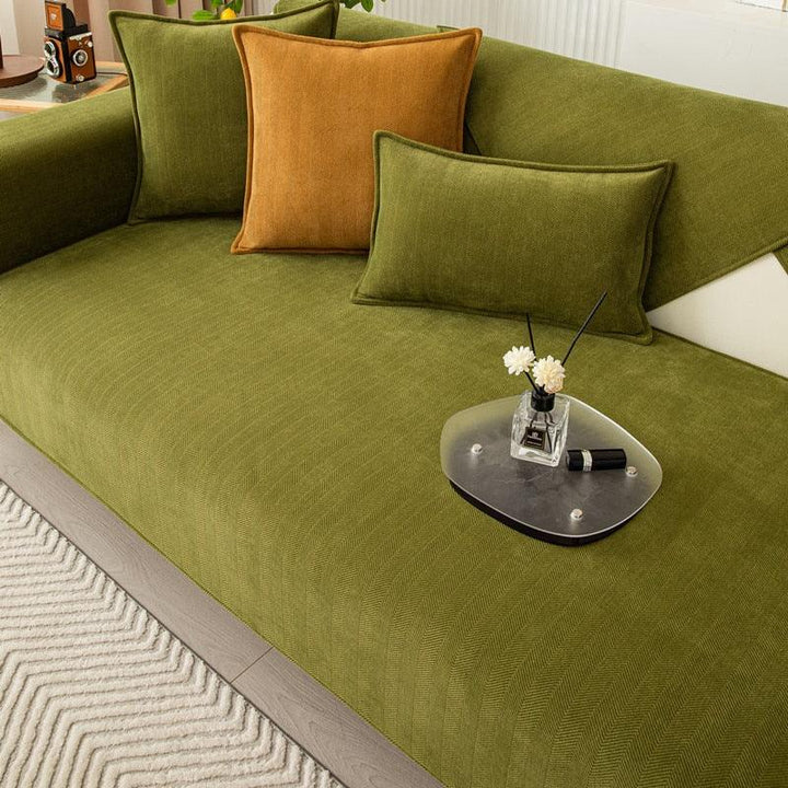 "Elegante rutschfeste Sofaschutzhülle in modernem Design, perfekt passend auf Sofa, vielseitige Farben, pflegeleicht."