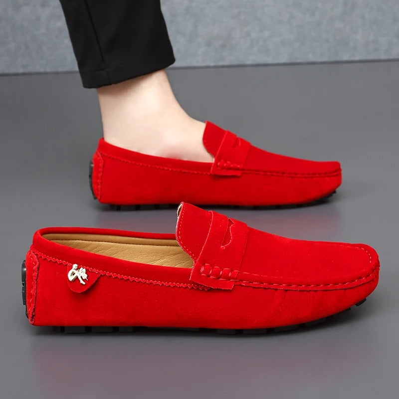 "Elegante schwarze Loafers für Herren mit rutschfesten Sohlen, Komfort und Stil im Alltag. Hochwertiges Design."