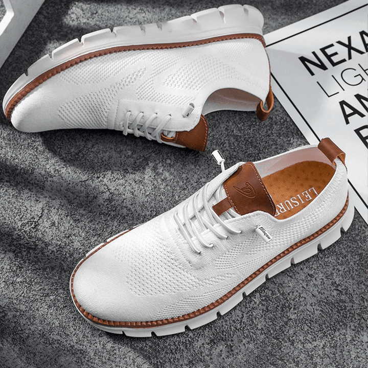 "Elegante und atmungsaktive Herrenschuhe vor weißem Hintergrund, perfekt für vielseitige Anlässe und stilvollen Komfort."
