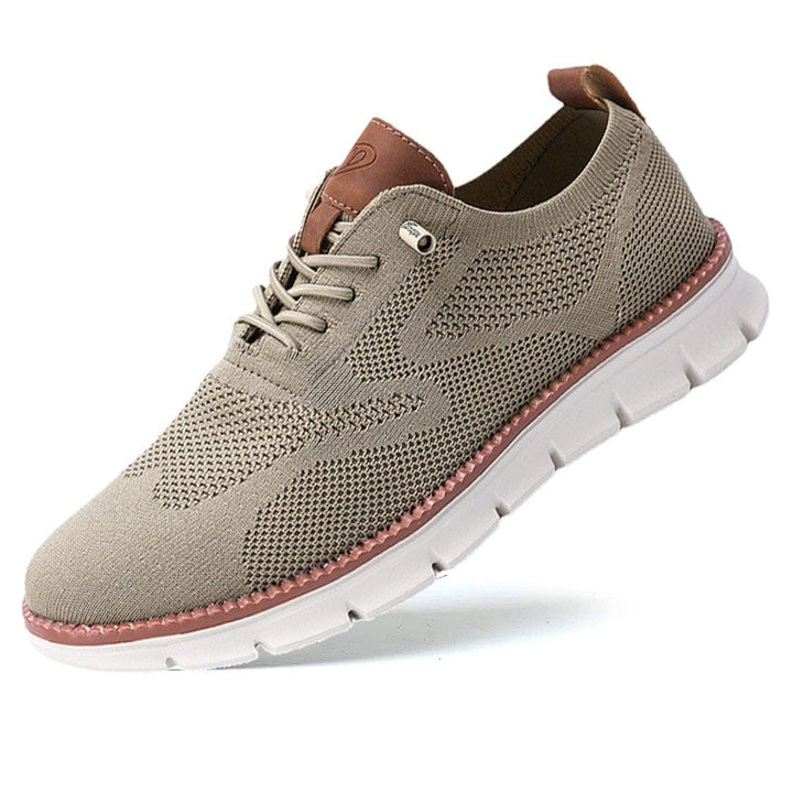 "Elegante und atmungsaktive Herrenschuhe vor weißem Hintergrund, perfekt für vielseitige Anlässe und stilvollen Komfort."