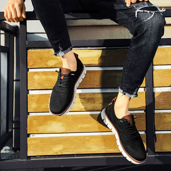 "Elegante und atmungsaktive Herrenschuhe vor weißem Hintergrund, perfekt für vielseitige Anlässe und stilvollen Komfort."