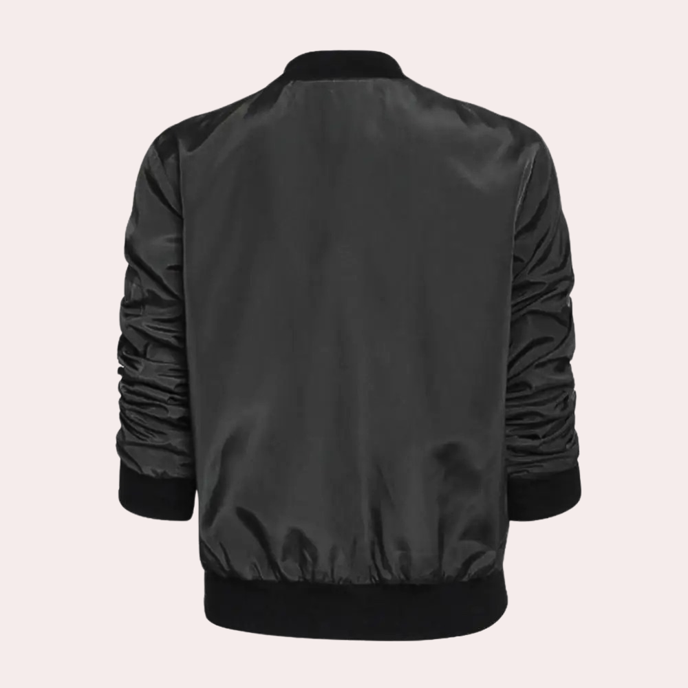 Elegante und leichte Damen-Sommerjacke in verschiedenen Farben, vielseitig kombinierbar, perfekter Look für jeden Anlass.