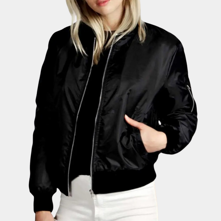 Elegante und leichte Damen-Sommerjacke in verschiedenen Farben, vielseitig kombinierbar, perfekter Look für jeden Anlass.