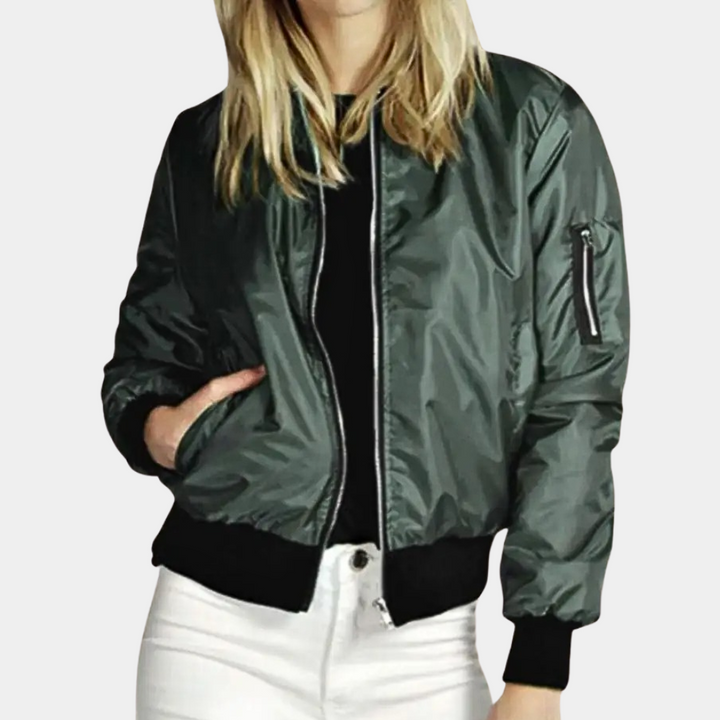 Elegante und leichte Damen-Sommerjacke in verschiedenen Farben, vielseitig kombinierbar, perfekter Look für jeden Anlass.