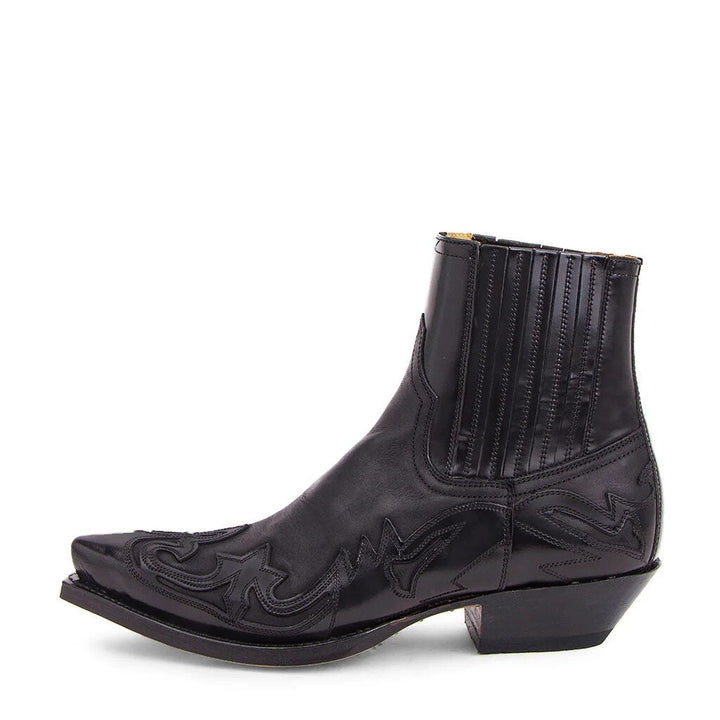 Elegante Unisex-Cowboystiefel aus Leder mit klassischer Stickerei im Westernstil und spitzer Form, perfekt für Herbstmode.