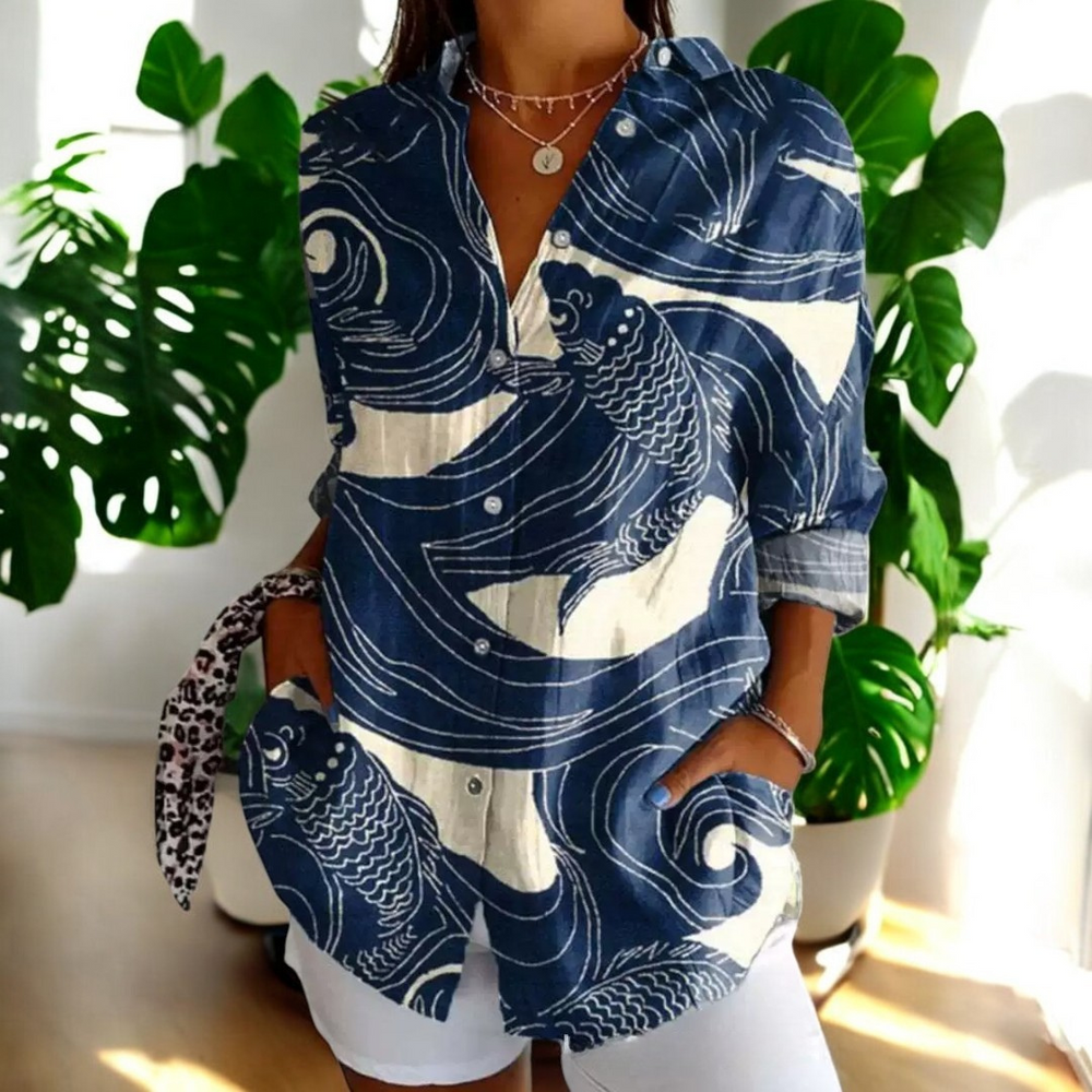 "Elegante Vintage Damenbluse in bunten Farben, klassische Linienführung, zeitloses Design, perfekt für vielseitige Outfits."