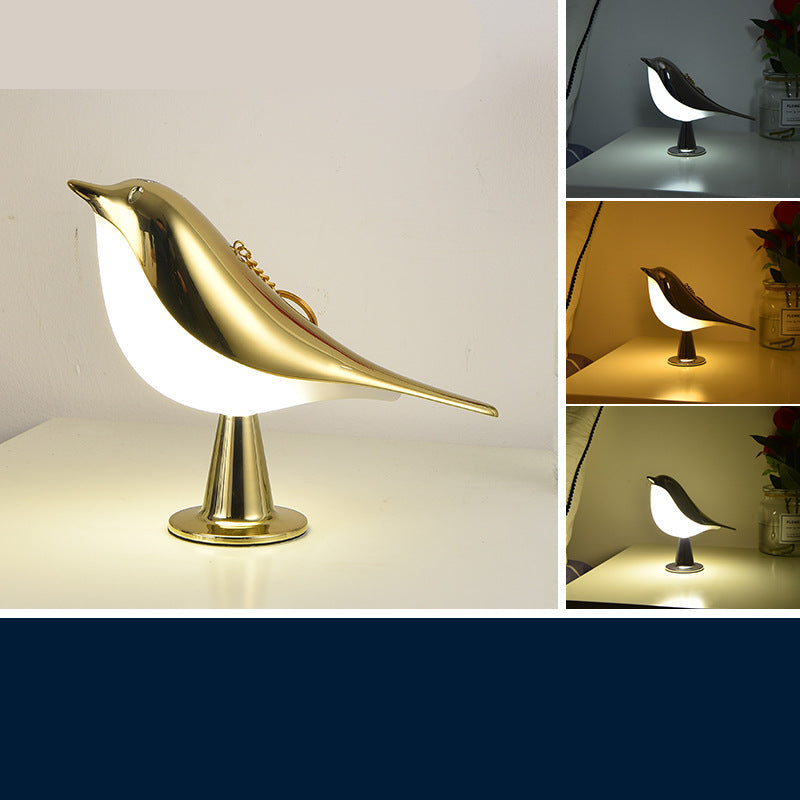 "Elegante Vogel Tischlampe, kabellos mit 3 Leuchtstufen, naturinspiriertes Design für stilvolle Beleuchtung."